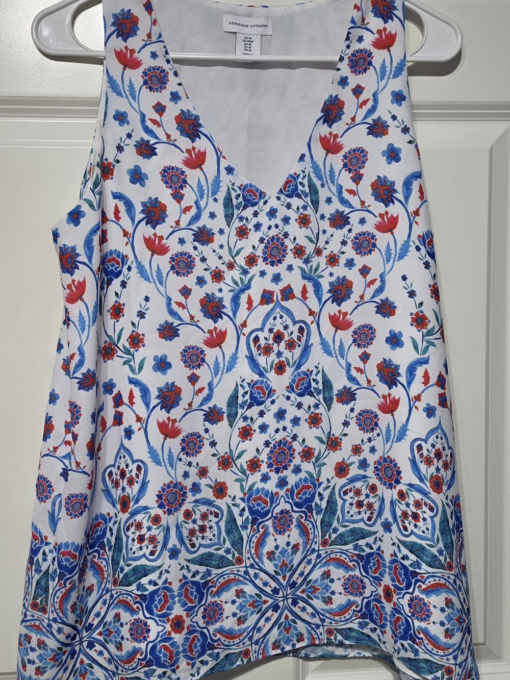 Adrienne Vittadini White Camisole with Blue & Red Floral Print Med. - Picture 1 of 6